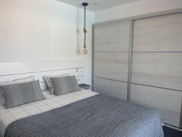 Luxury Apartment *